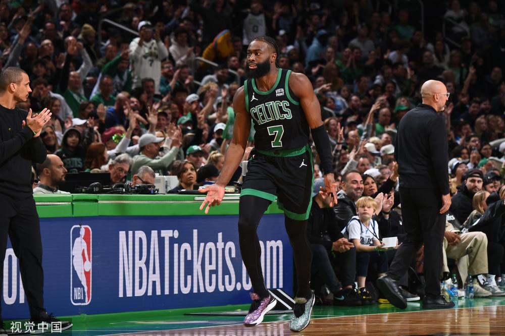 依然如影随 依然如影随